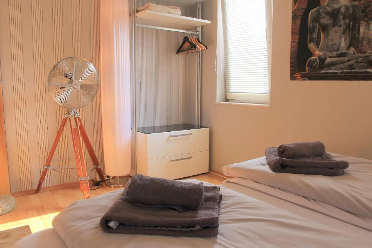 Apartment Ferienwohnung ruhige gemütliche 2Z-Whg in S-West Stuttgart Deutschland