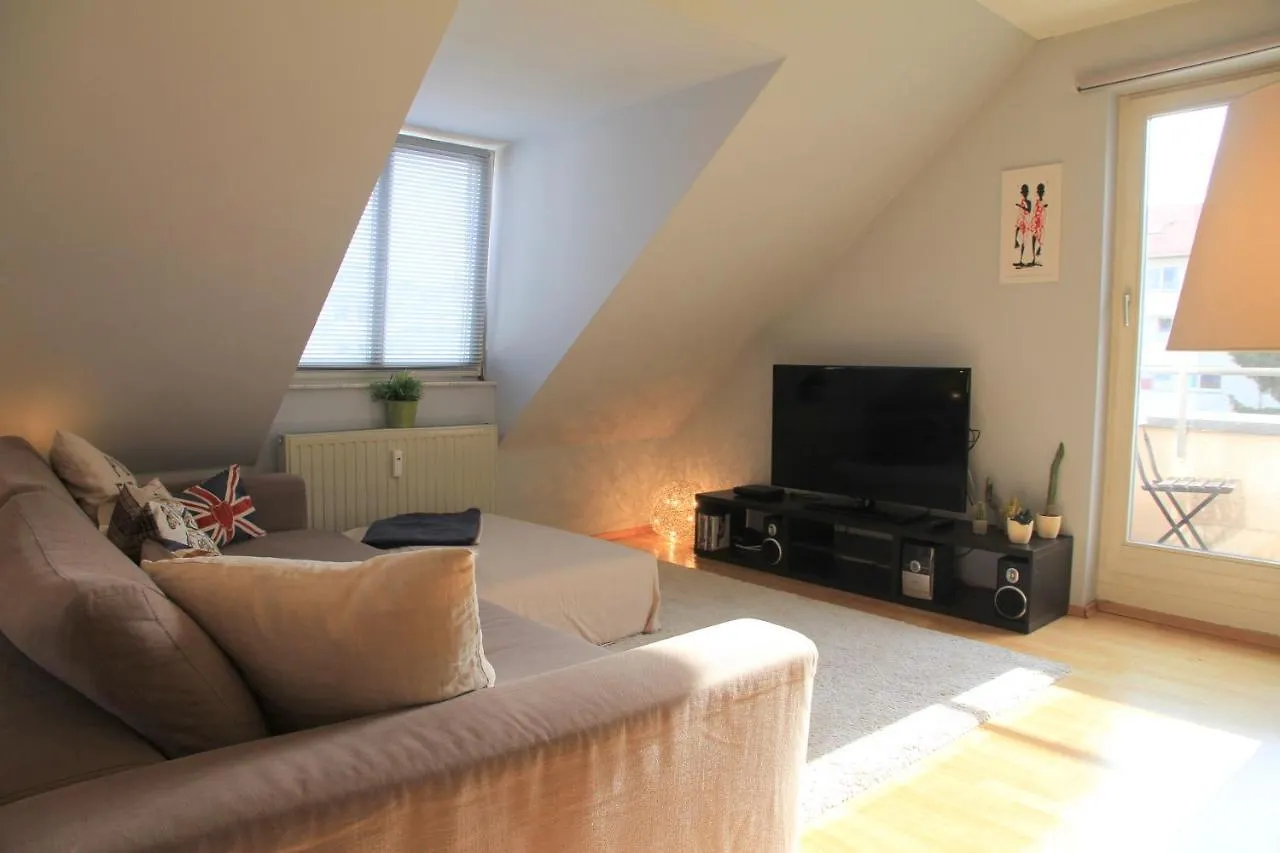 Ferienwohnung ruhige gemütliche 2Z-Whg in S-West Stuttgart 0*,  Deutschland
